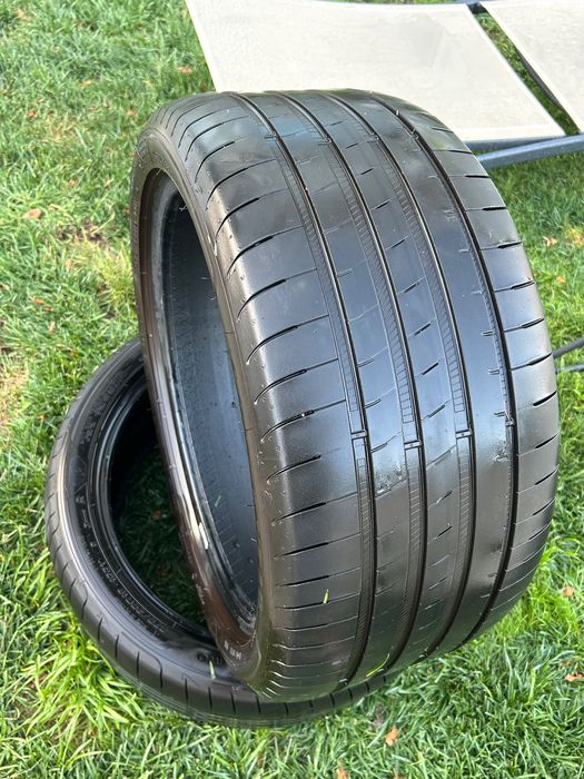 Excellent Condition 1 year used - GoodYear Tubeless Tires (275/35R19)