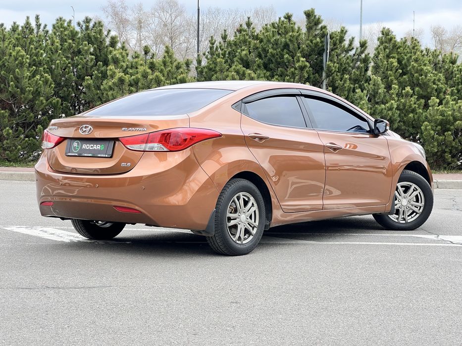 Hyundai Elantra 2012 рік 1.8 бенз/газ