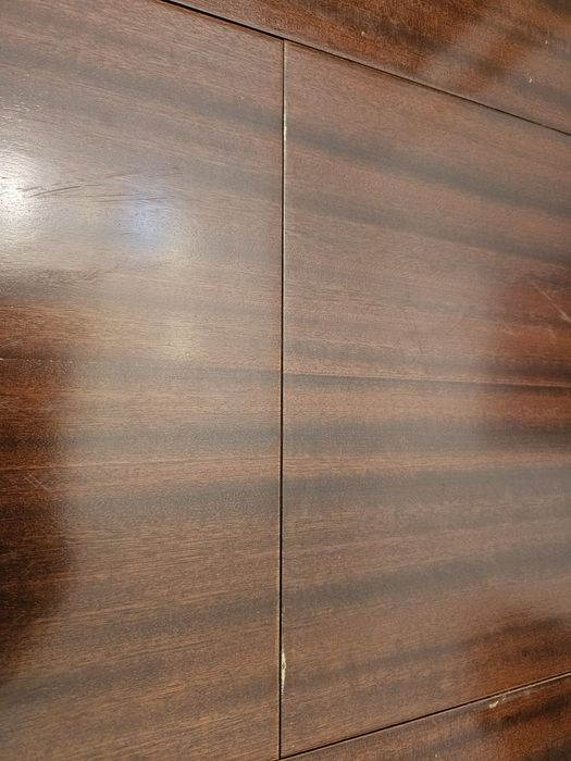 Vendo mesa de jantar e cadeiras