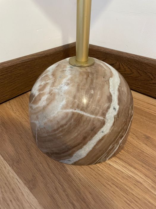 Mesa de decoração em mármore