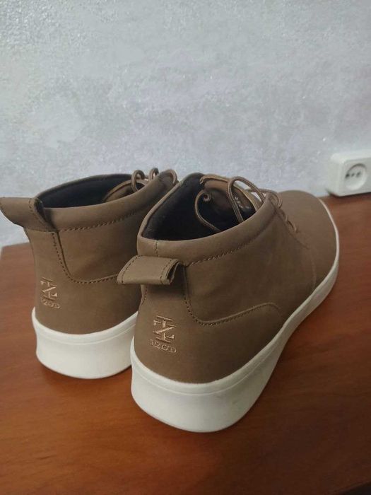 Полуботинкі IZOD Palmer Chukka Boot великого розміру.