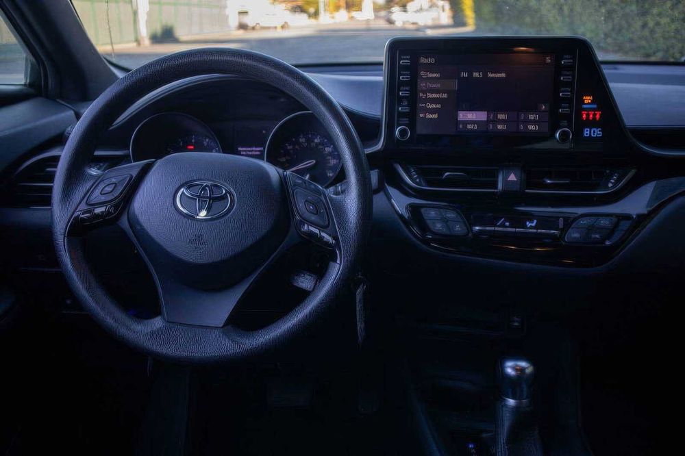 Toyota C-HR Limited      2019