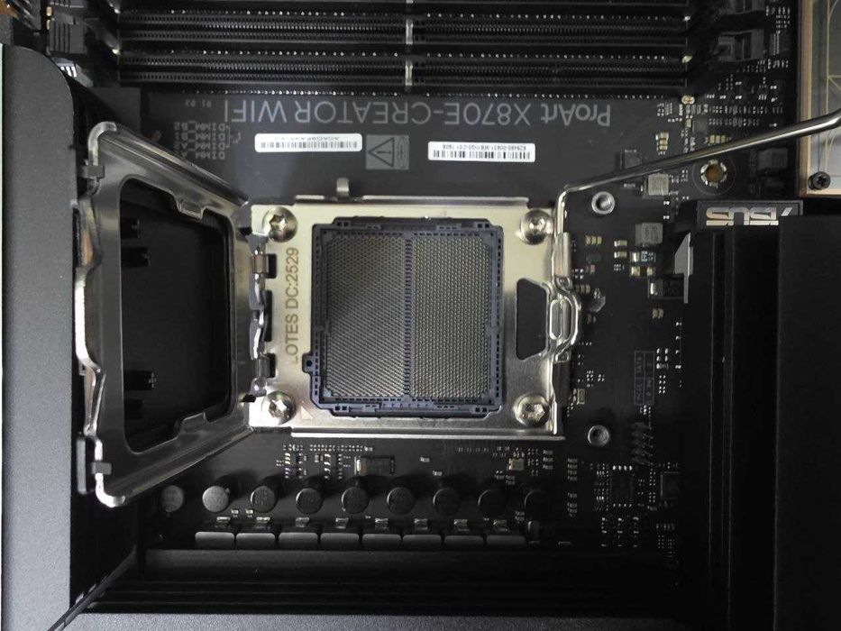 Материнська плата Asus ProArt X870E-Creator WiFi