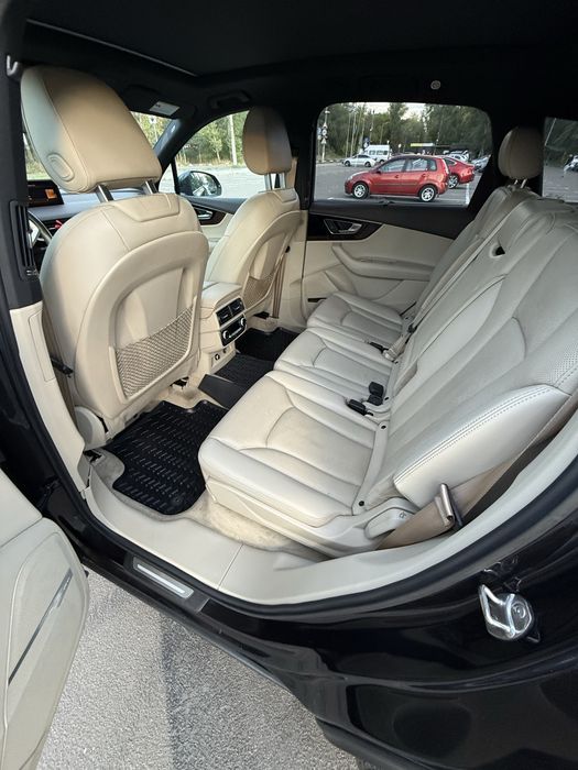 Ауді Q7 premium+, 2018 року