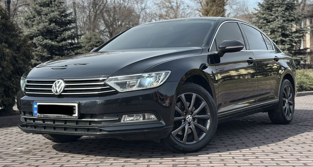 Продам Volkswagen Passat B8 Official 2015 1.8t бенз ЦЕЛАЯ