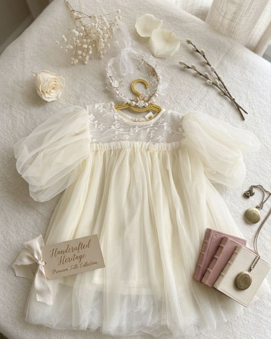 Мукня хмаринка на дівчинку