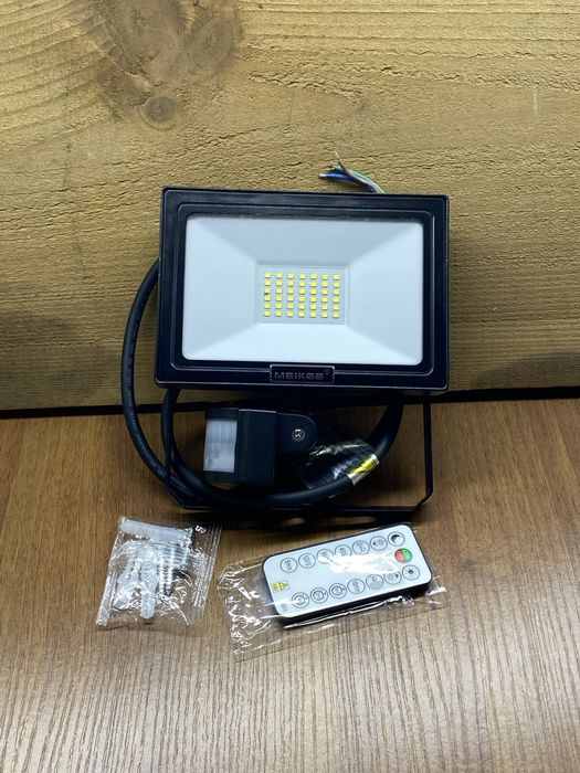 Прожектор MEIKEE з датчиком руху PIR 35 Вт 6500 лм IP66