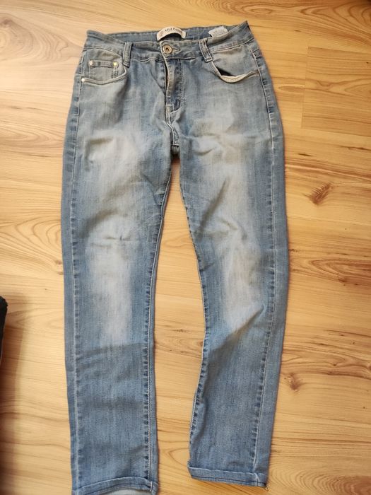 Віддам безкоштовно одяг для хлопця