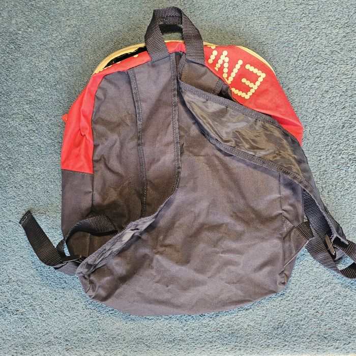 Mochila colorida juvenil