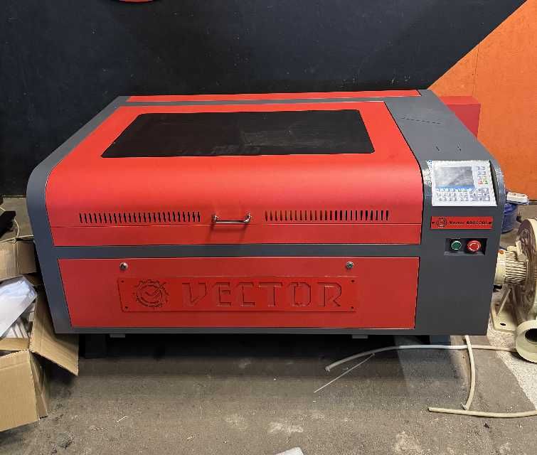 Лазерний CO2 верстат 900х600 мм для лазерного різу та гравіювання