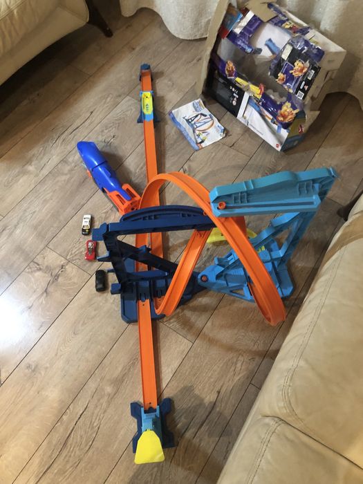 Hot Wheels трек акула  петля