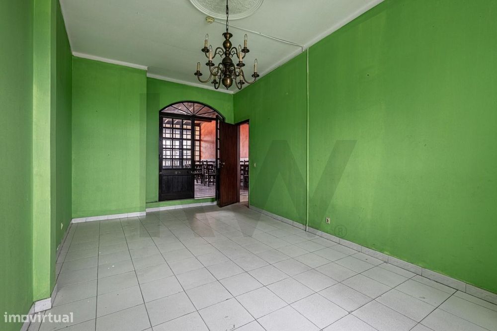 Espaço Comercial de Traça Única c/ Potencial para Loft – Centro de Alc