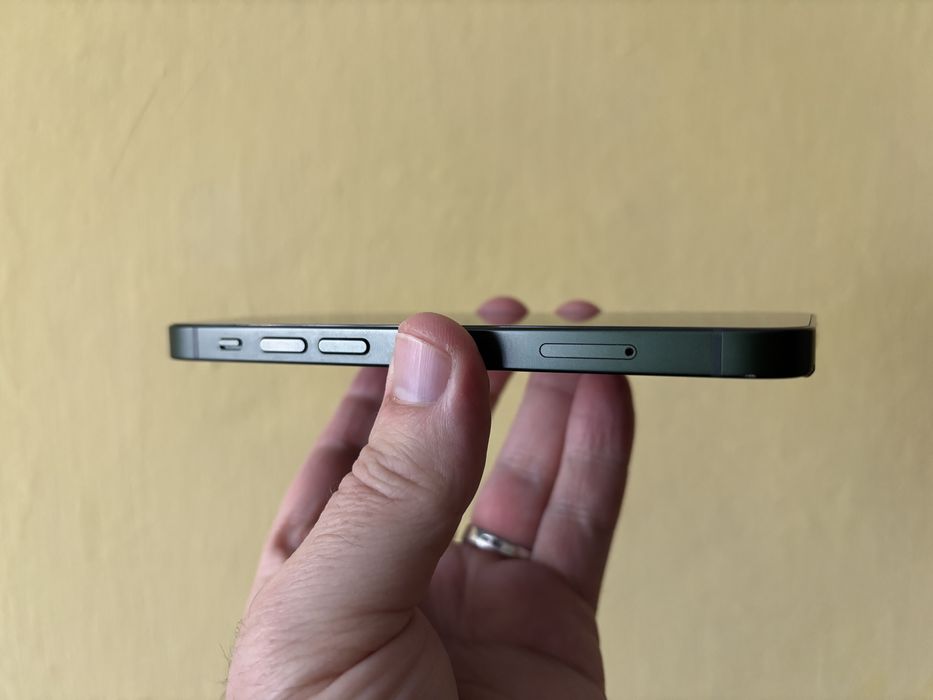 Iphone 13 mini .  256г памʼять