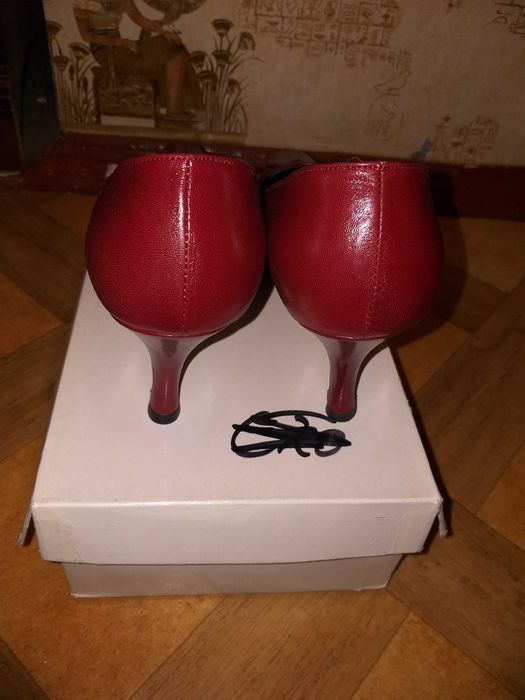 Продам туфлі жіночі