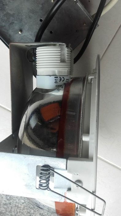 Grelhas e focos de iluminaçao de teto