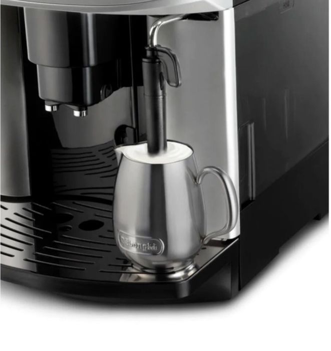 Кавоварка Delonghi ESAM 3000