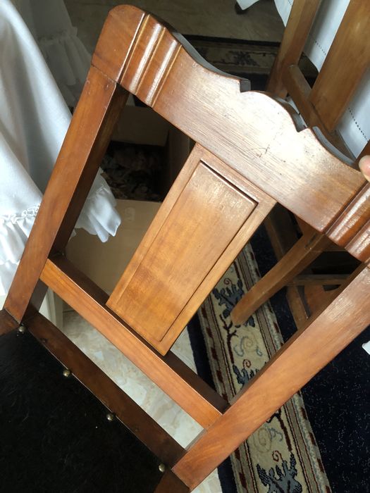 6 cadeiras em madeira