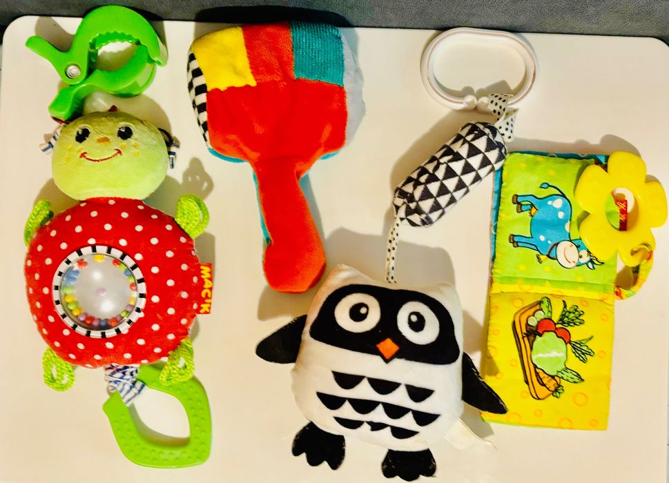 Іграшки для малюків