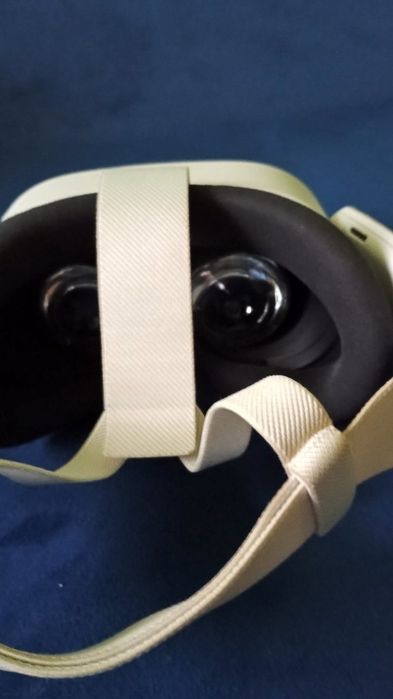 Sprzedam gogle vr meta  quest 3s jeszcze 1 rok gwarancji.