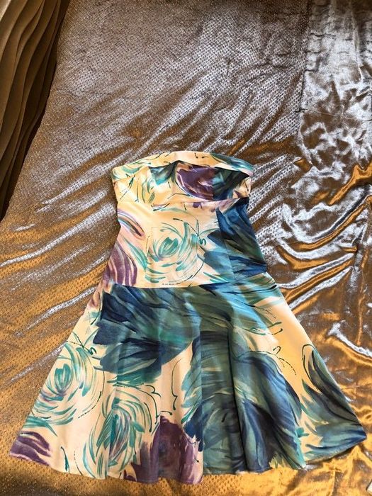 Sukienka rozkloszowana niebieska