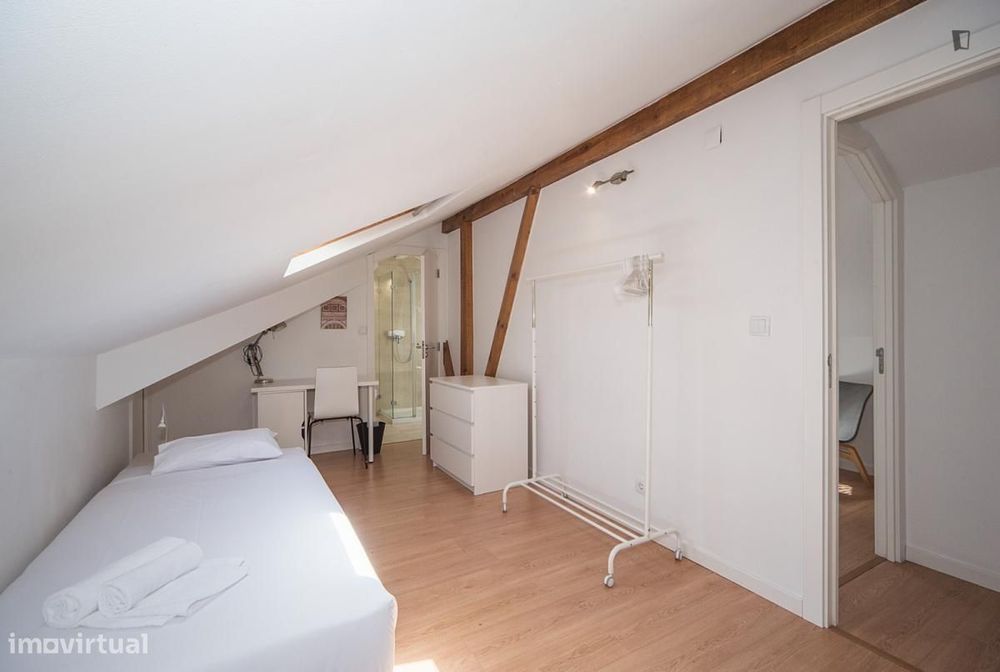 Quarto - localizado em Sete Rios Lisbon