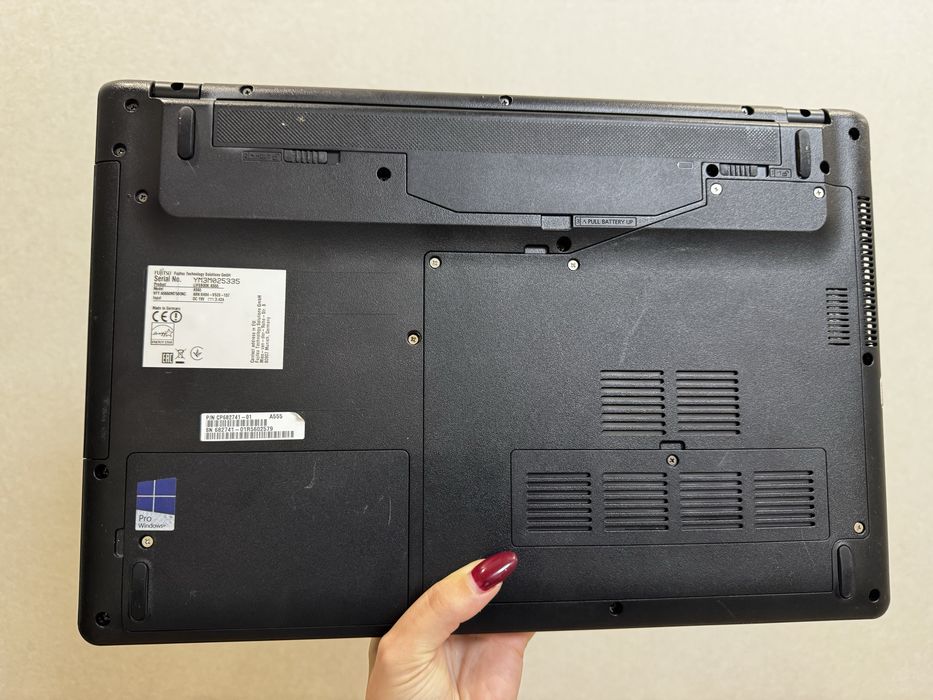 Fujitsu LIFEBOOK A555 — 15.6”, Intel Core i5