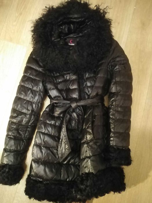 Шикарна куртка пуховик чорного кольору від бренду Clasna