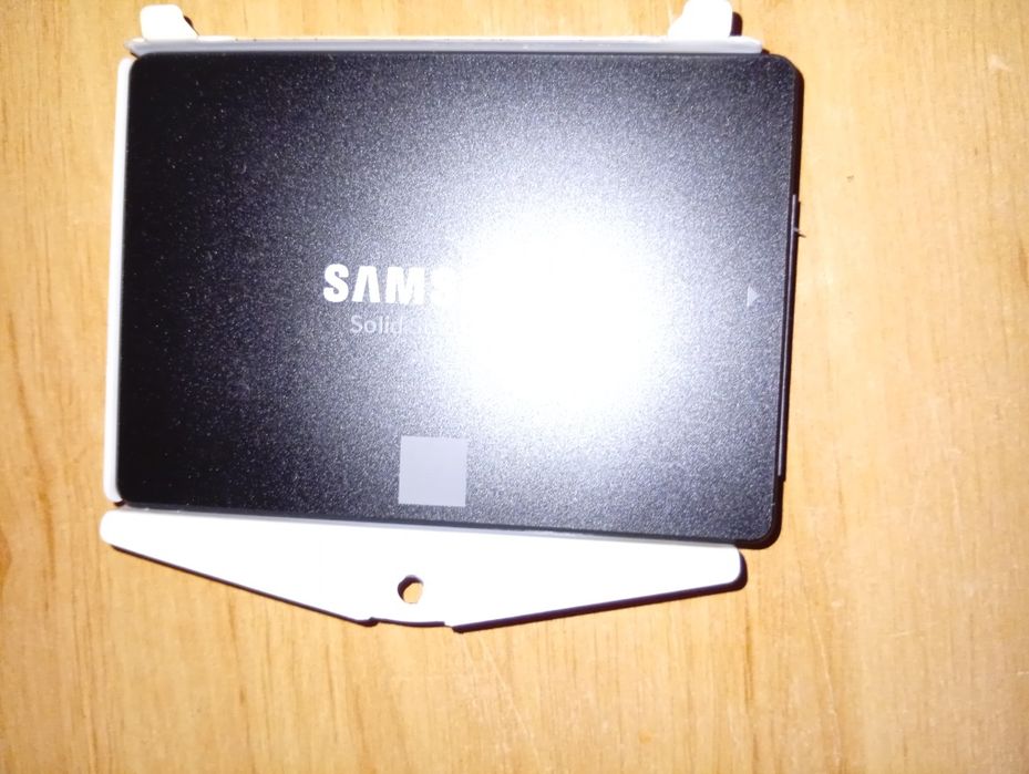 Various gaming computer components443744335944099844