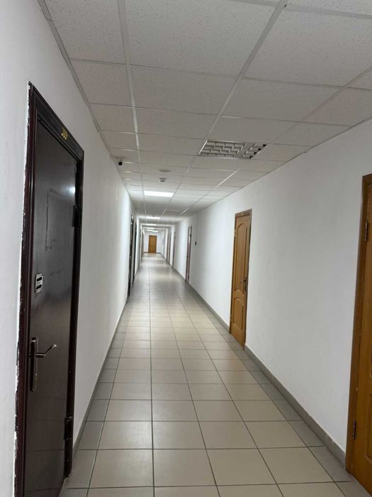 оренда офісного приміщення чи приміщення для надання послуг - з ремонтом та кондиціонером, вул.Сахарова. Без комісії