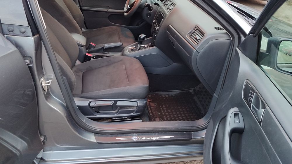Продам Volkswagen Jetta 2.0 автомат 2015