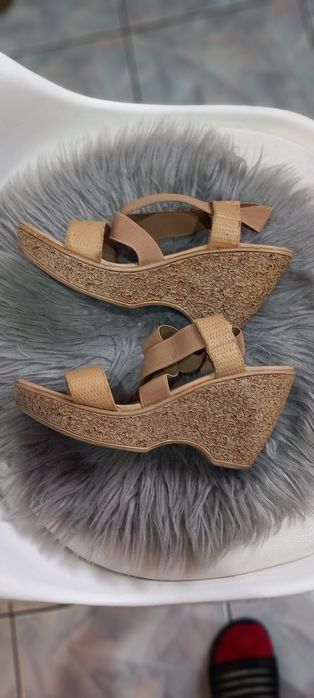 Buty damskie kolor tofi