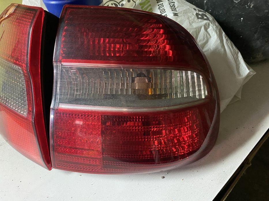 Lampy tył Volvo v40
