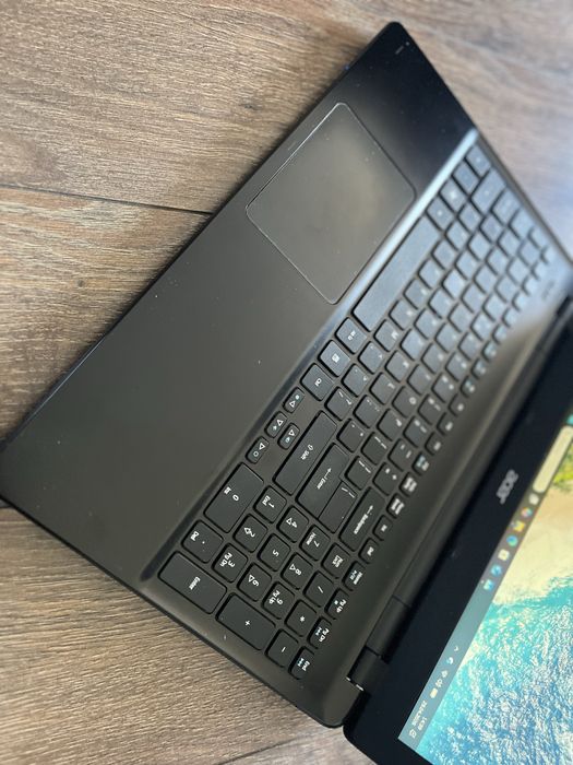 Laptop Acer  E5-571G  intel i3 4030U / 250GB SSD / 12 GB  / Windows 11