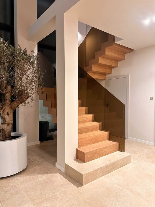 Schody I konstrukcja stalowa schodów I Balustrady I Antresole I Drzwi loft I Ścianki loft I Premium