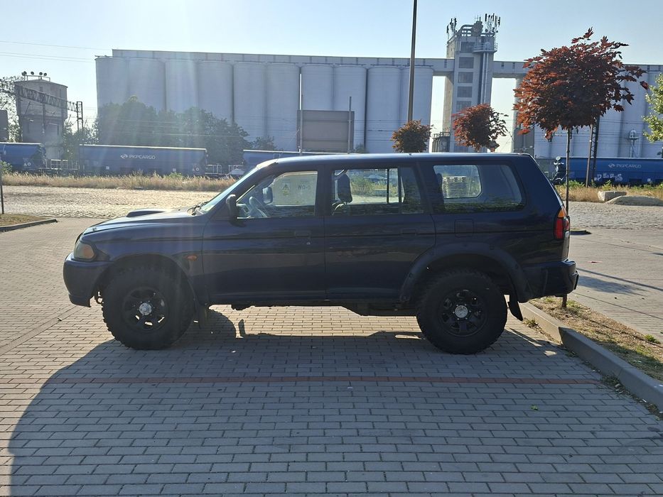 Mitsubishi pajero sport