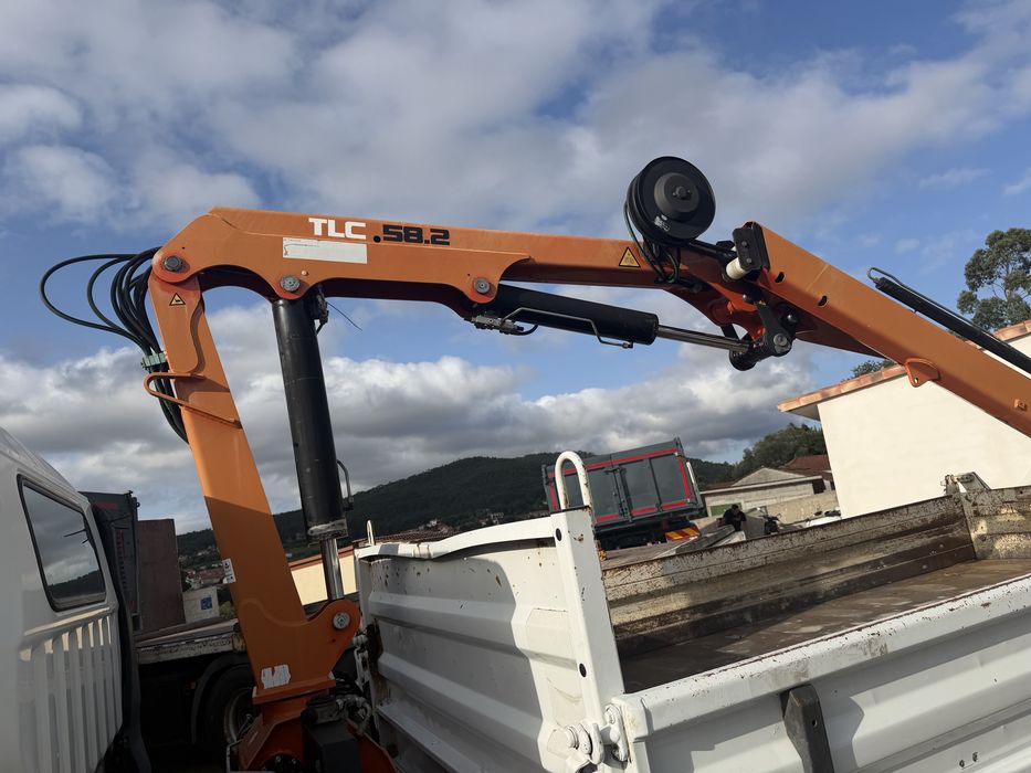 Mitsubishi Fuso com grua e báscula