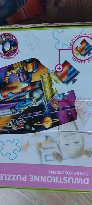 Dwustronne puzzle edukacyjne. Statek kosmiczny.