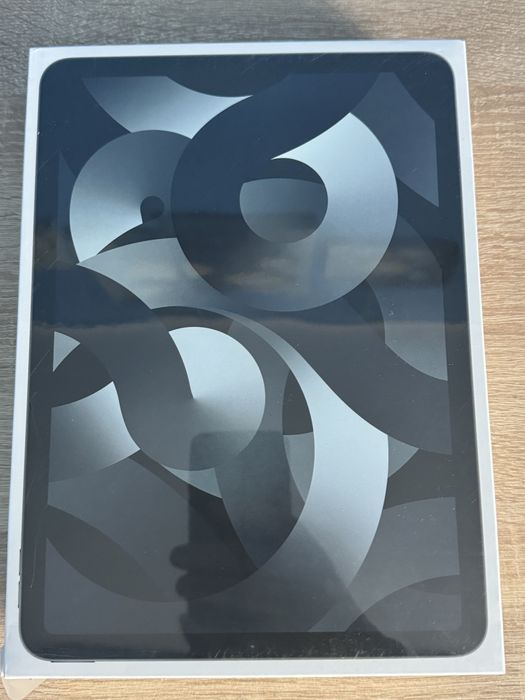 Tablet Apple iPad Air 10.9 5 gen M1 64 GB Cellular Gwiezdna Szarość