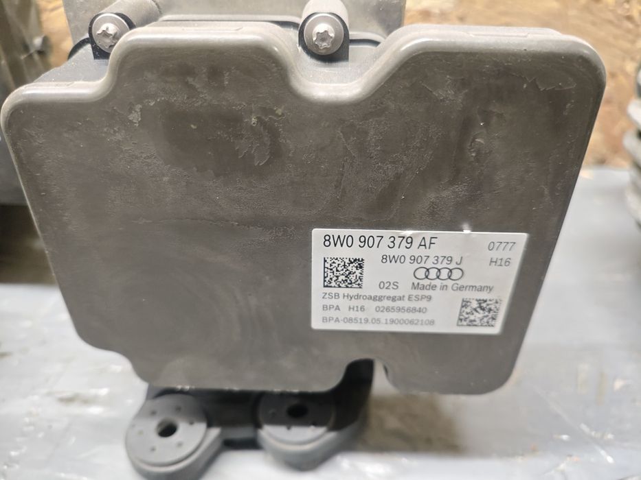 Компресор кондиціонера, генератор, блок ABS Audi Q5 80A, A4 B9, A5 F5