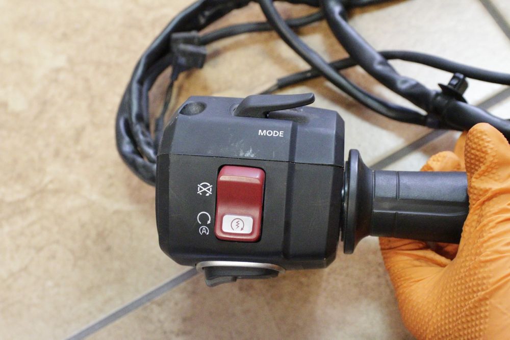 3632 Manetka grzana Prawa przełączniki Honda Goldwing GL 1800 |2018+