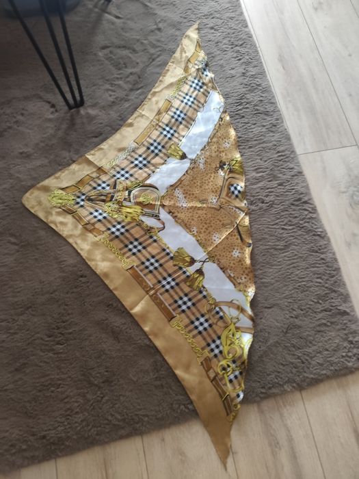 Trójkątna apaszka Burberry