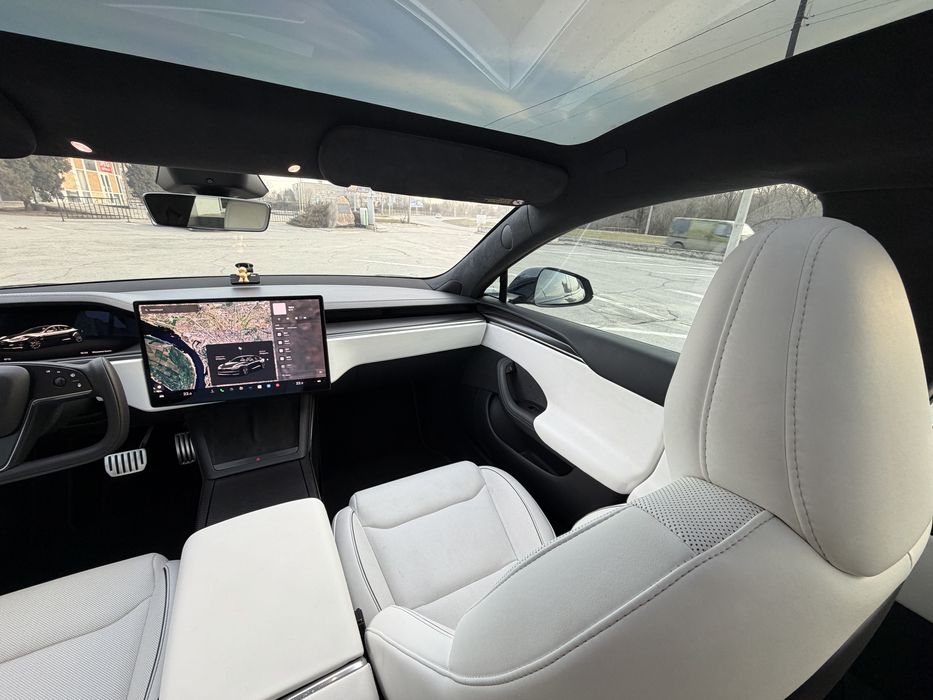TESLA PLAID 2024 1033 к.с.