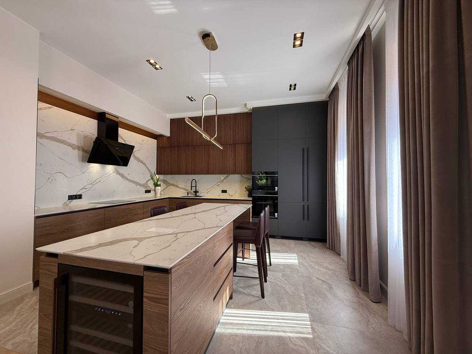 Продажа дома в Совиньоне. Бассейн. Дизайнерский ремонт. 12,5 соток