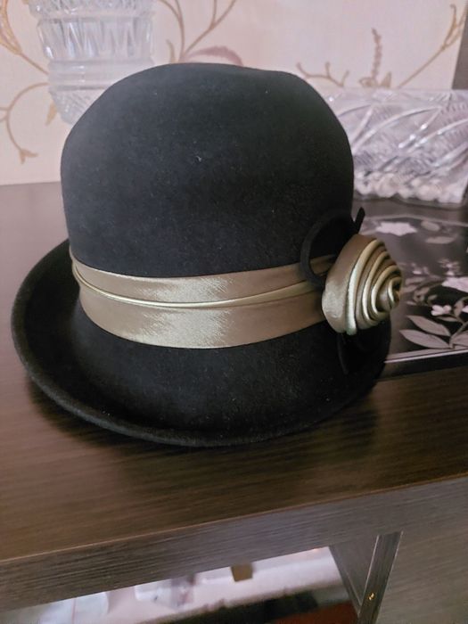 Шляпка фетровая.