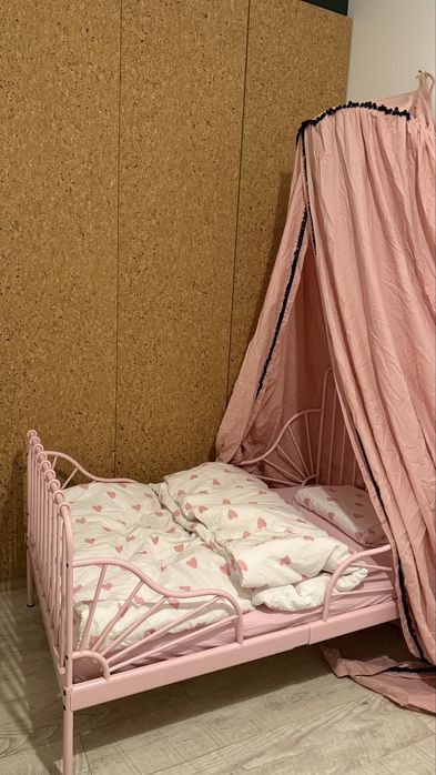 MINNEN  łóżko o regulowanej długości, dno lozka i materac  baldachim