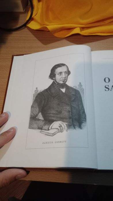 Livro Almeida Garrett antigo