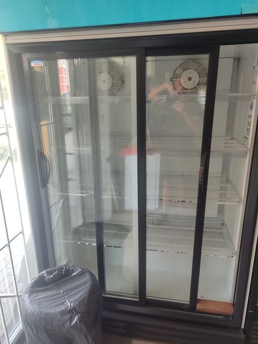 Продам 2 холодильникa Everest та Frigoglass купе