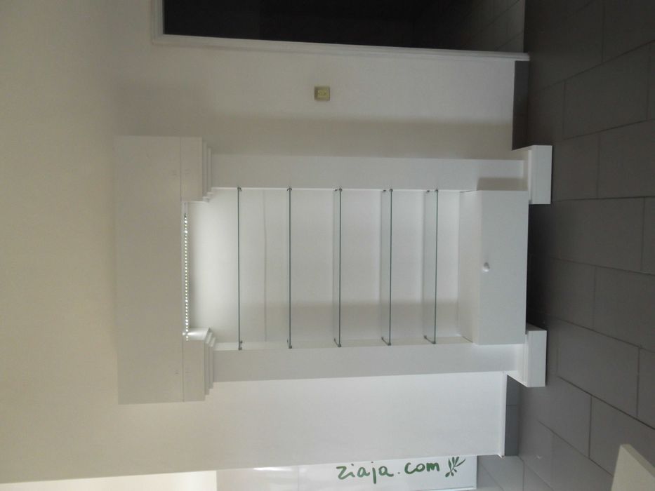 Mobiliário completo loja - Estantes - balcão - mesa - lacadas branco