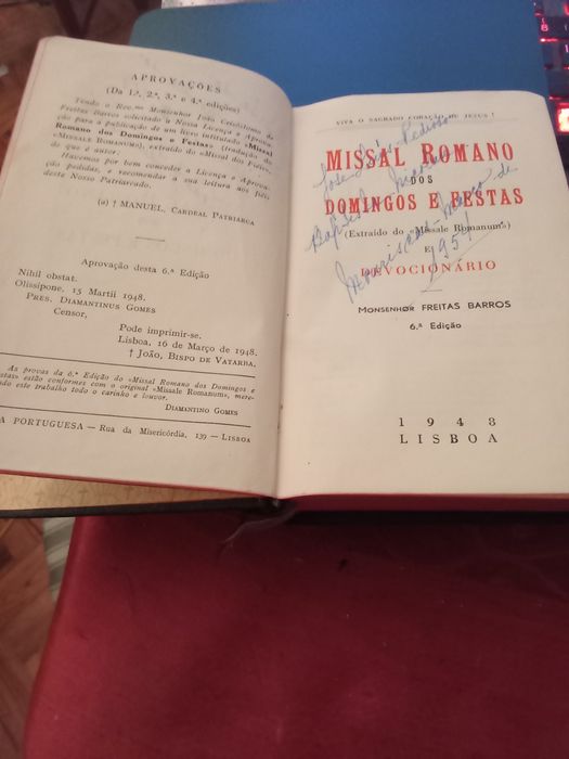 Missal romano Domingos festas 8 edicao 20E-Missal..Romano quotodiano-1 edicao.50E Desde 20E
