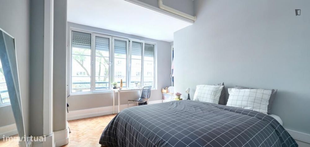 Quarto - localizado em Saldanha Lisbon